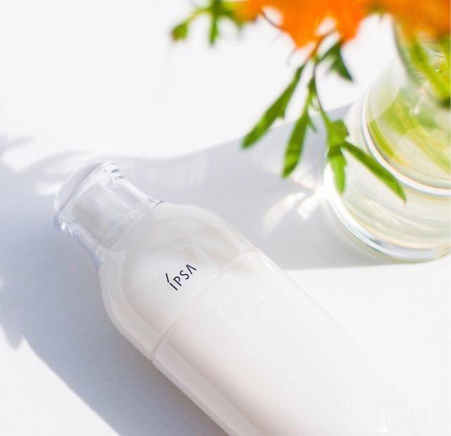 秋冬季节适合干性肌肤的水乳,敏感肌秋冬用什么乳液