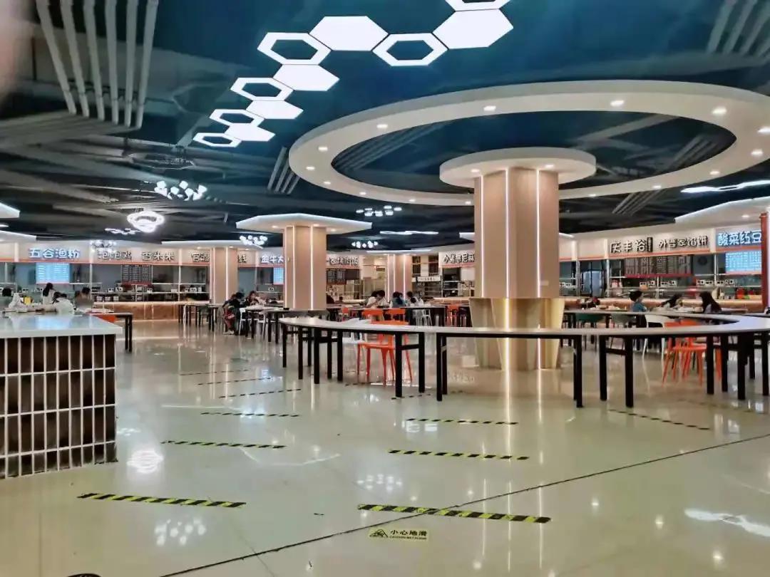 民办云师大商学院,云师大商学院的全称是