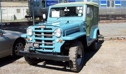 日产途乐vs丰田陆巡越野视频,日产途乐和丰田陆巡哪一款车更大