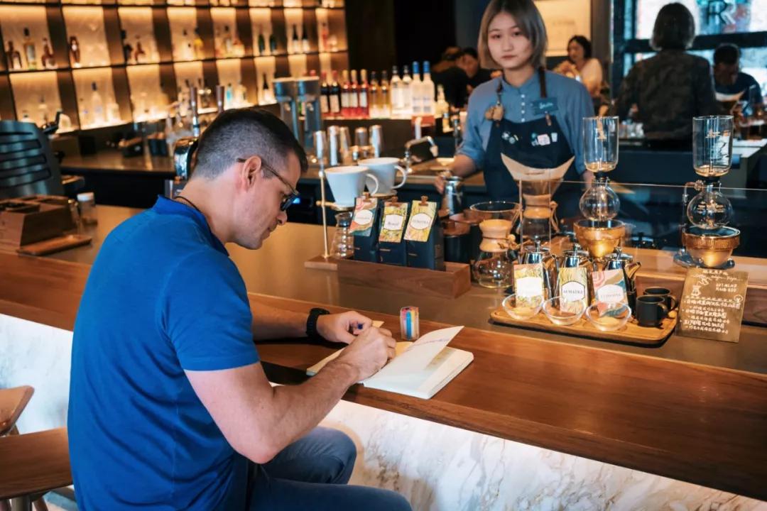 旅行中的星巴克,旅游路上的星巴克