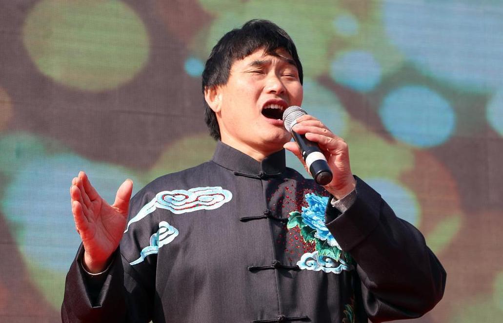 大衣哥品酒,大衣哥当评委被调侃