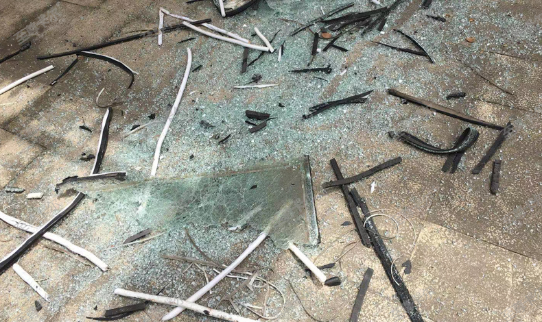 取代玻璃的透明塑料,取代手机玻璃的透明板