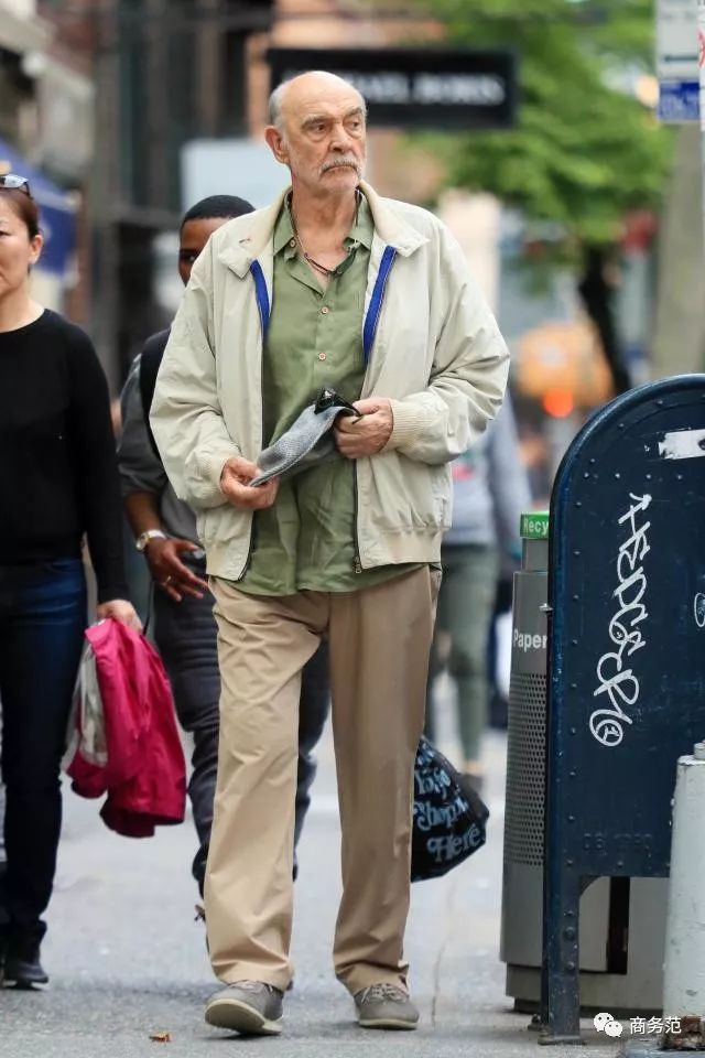 威廉王子秃顶了哈里为啥没秃顶,威廉王子为什么喜欢秃顶