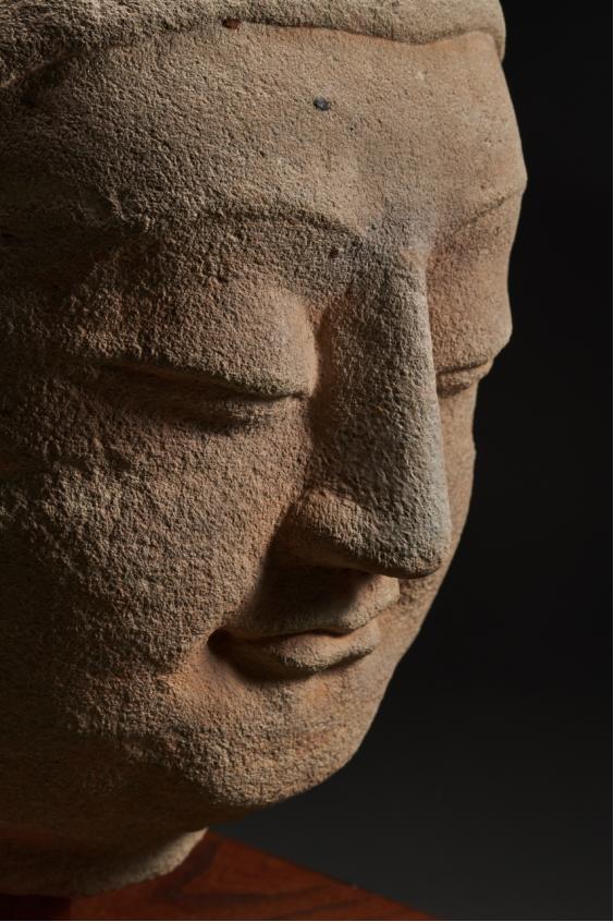 天龙山佛首上春晚：三十二好相之面相