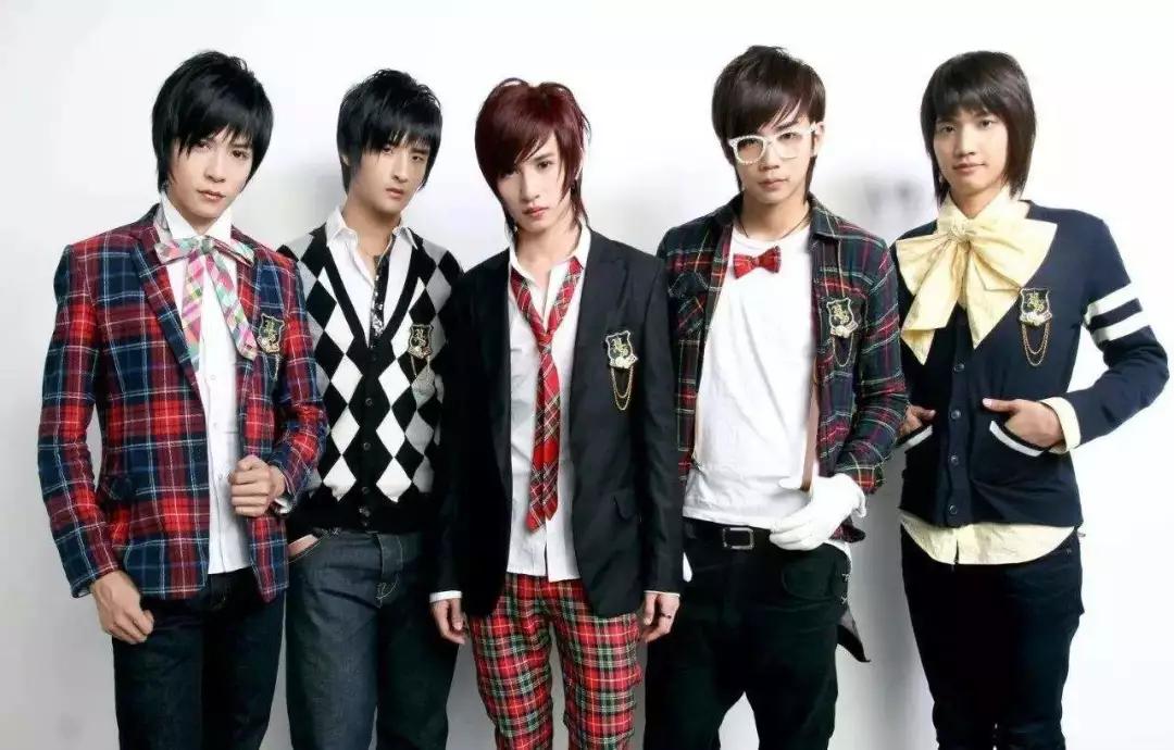 哪一首歌最能代替你的青春,哪首歌曲能代表你的青春