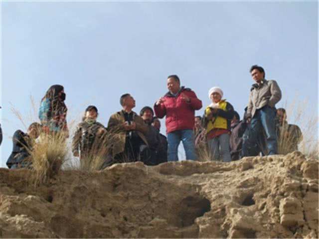 美国考古队发现神秘三面金字塔,考古队发现了一座新的金字塔