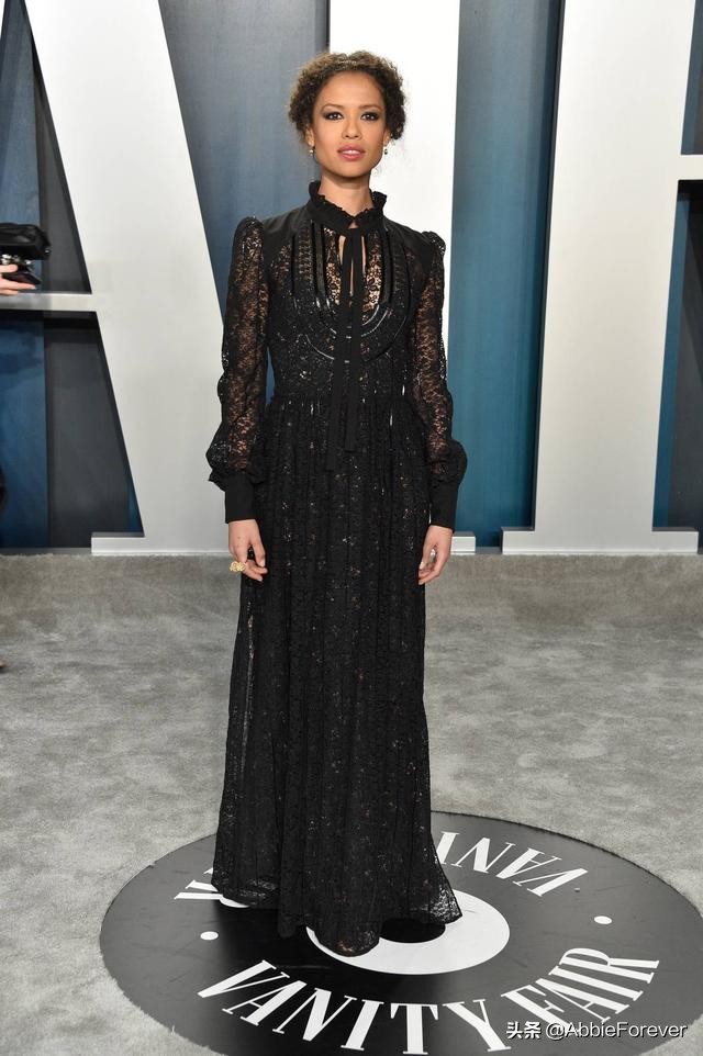 查理兹塞隆名利场,查理兹塞隆洛杉矶红毯着装红与黑