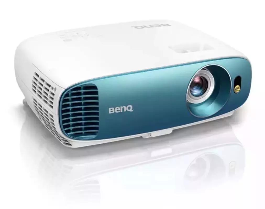 春运提着东西回家,过年回家需要带什么行李