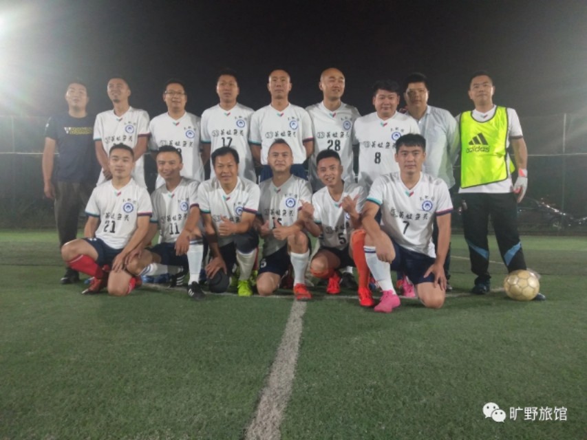 虽业余，但认真！一个再平凡不过的草根足球队：大肥狼