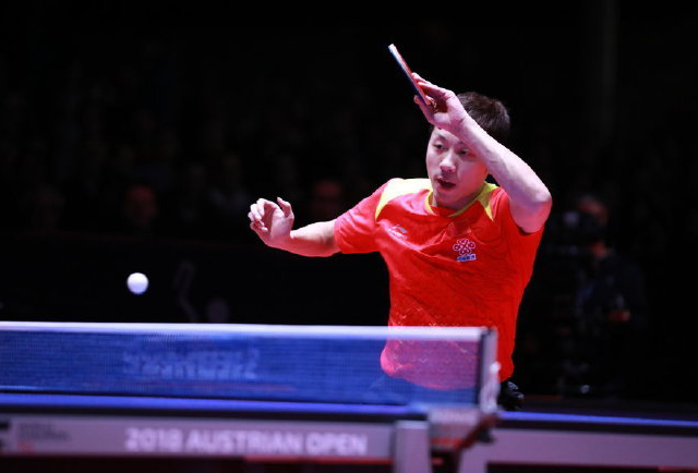 许昕成为wtt首位三冠王,国乒接连2大世界冠军出局