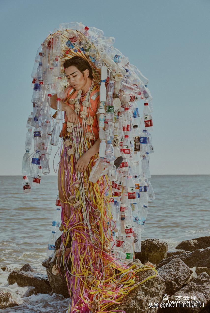 给明星做造型的“垃圾”行为艺术家？雷人背后的那一份深刻……