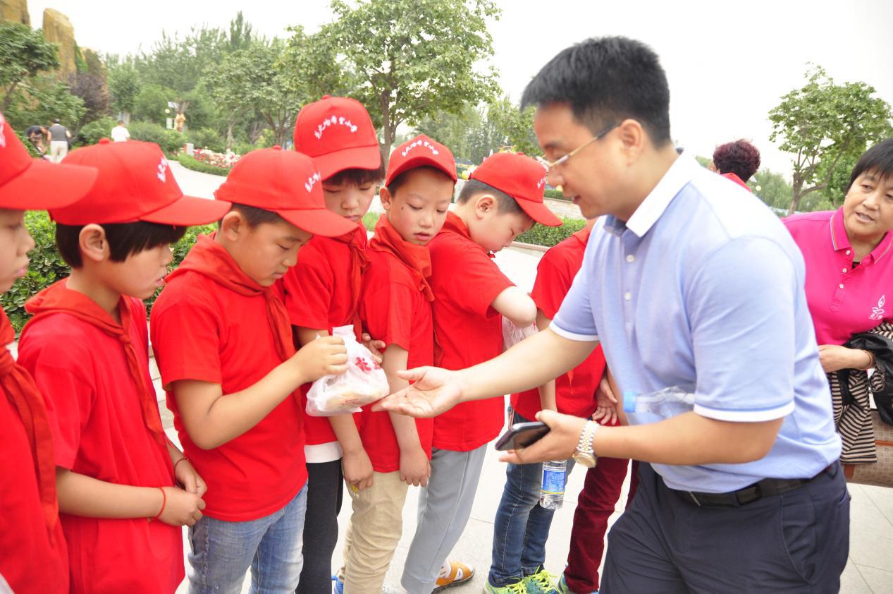 良心做企业热心做公益-记花之吻美容集团总裁杨劲辉