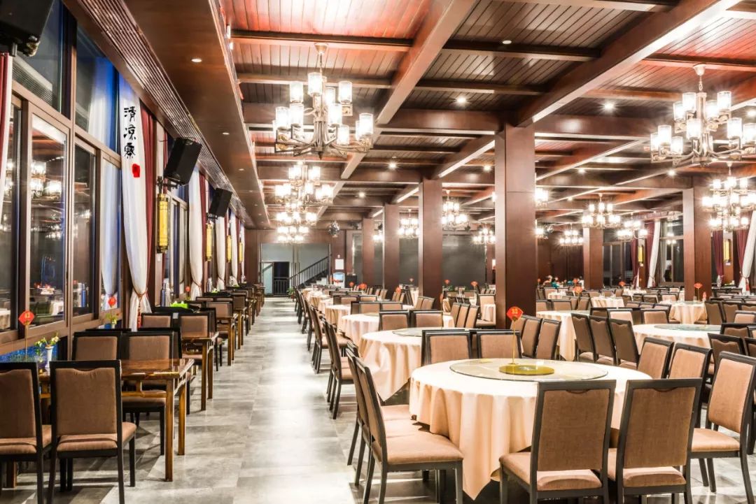 清凉寨丨“枫”景尚好,年会火热预定中!