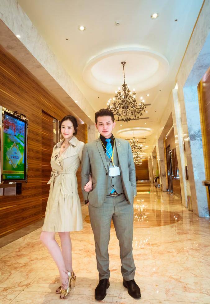 荒唐的萧淑慎：与富商暧昧不清，抢男人成瘾，情定小15岁无业游民