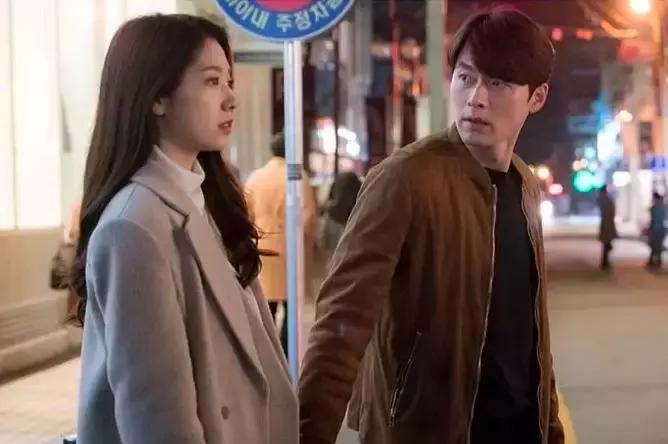 阿尔罕布拉宫的结局,朴信惠阿尔罕布拉宫的回忆穿搭