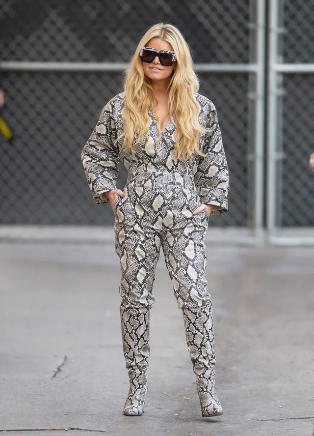 dior璞圭汗鐨崏,dior璞圭汗濂抽瀷