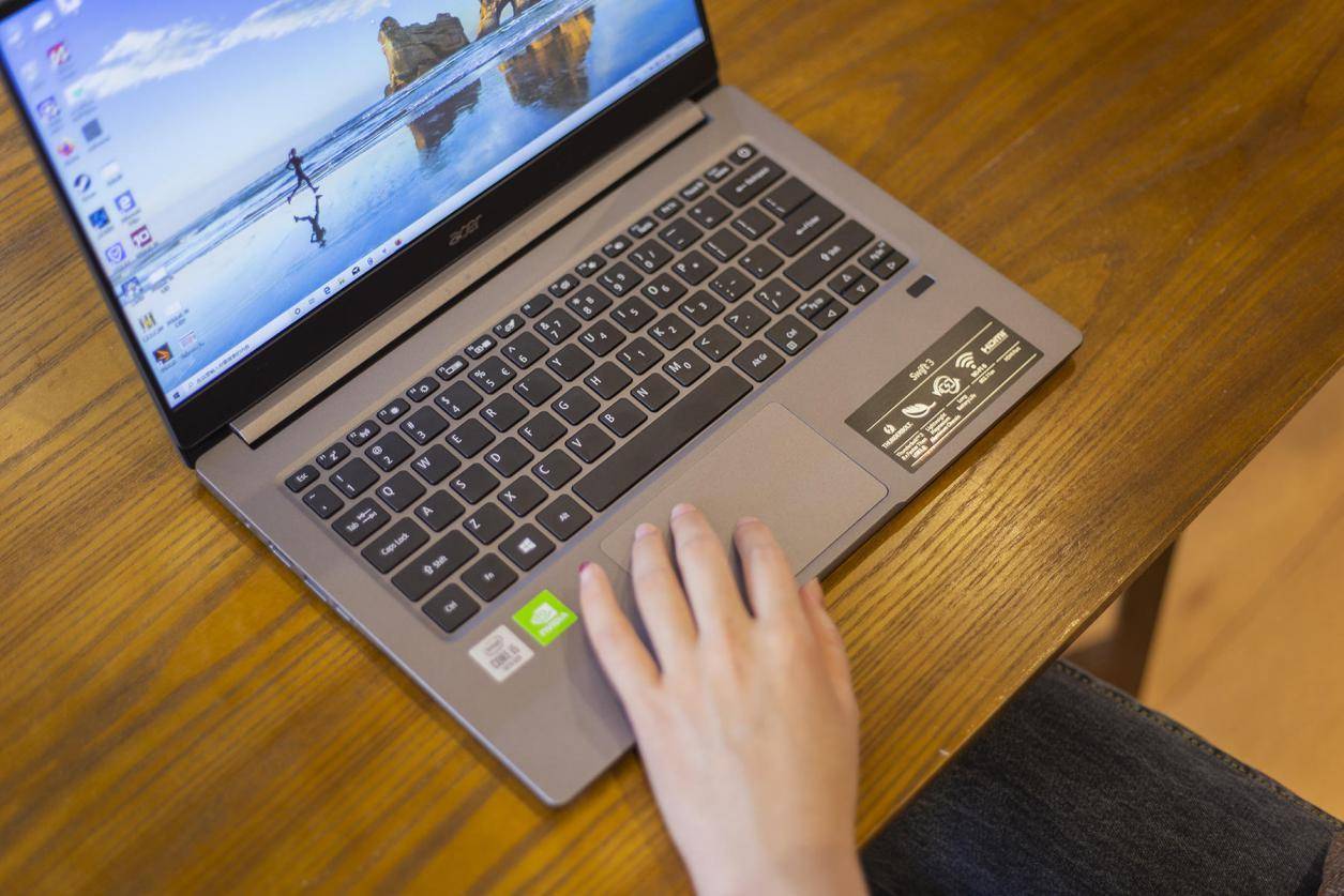 宏碁笔记本新蜂鸟33:2测评,宏碁蜂鸟sf314pro评测