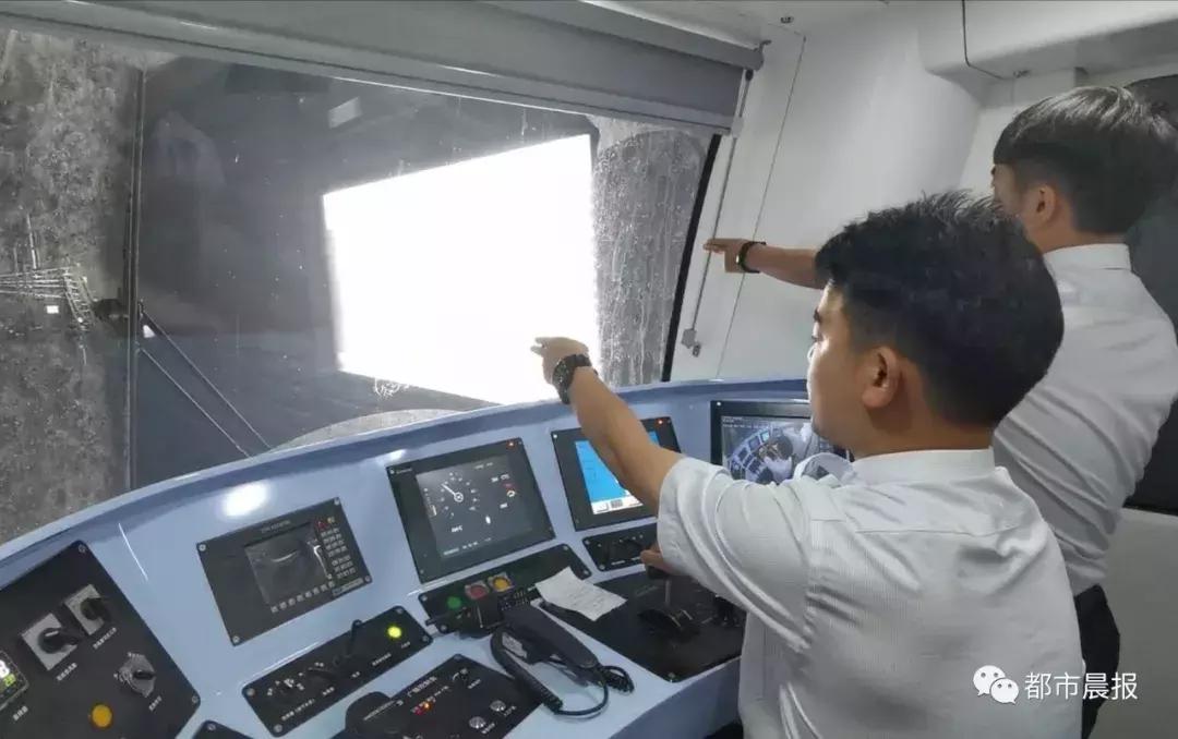 地铁1号线至百家湖,试乘地铁2号线