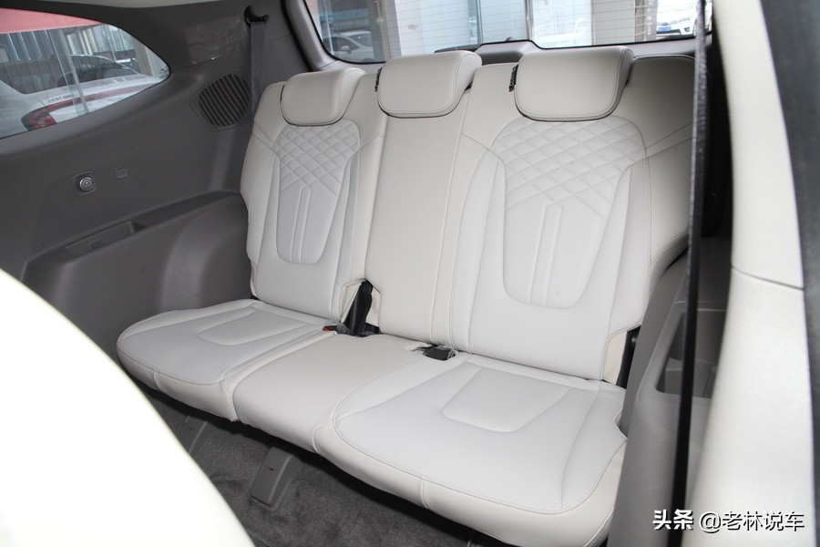 库斯途质感能比gl8强吗,顶配库斯途对比低配gl8