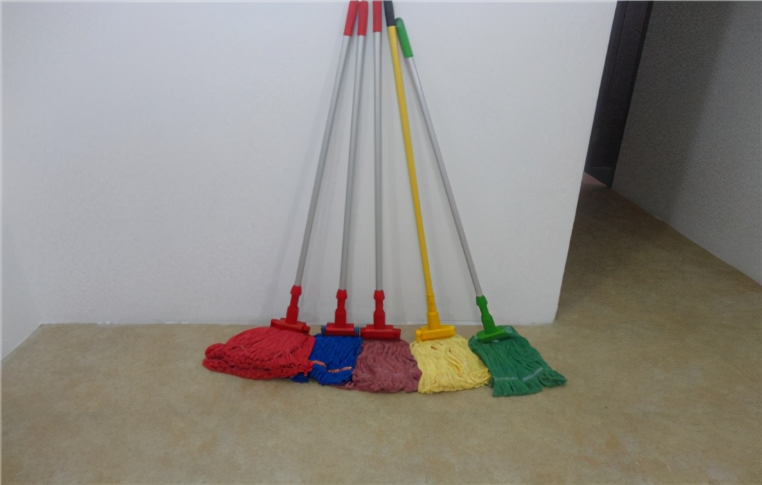 拖把太脏难清理教你一招秒变新,拖把脏了怎么洗才能洗干净