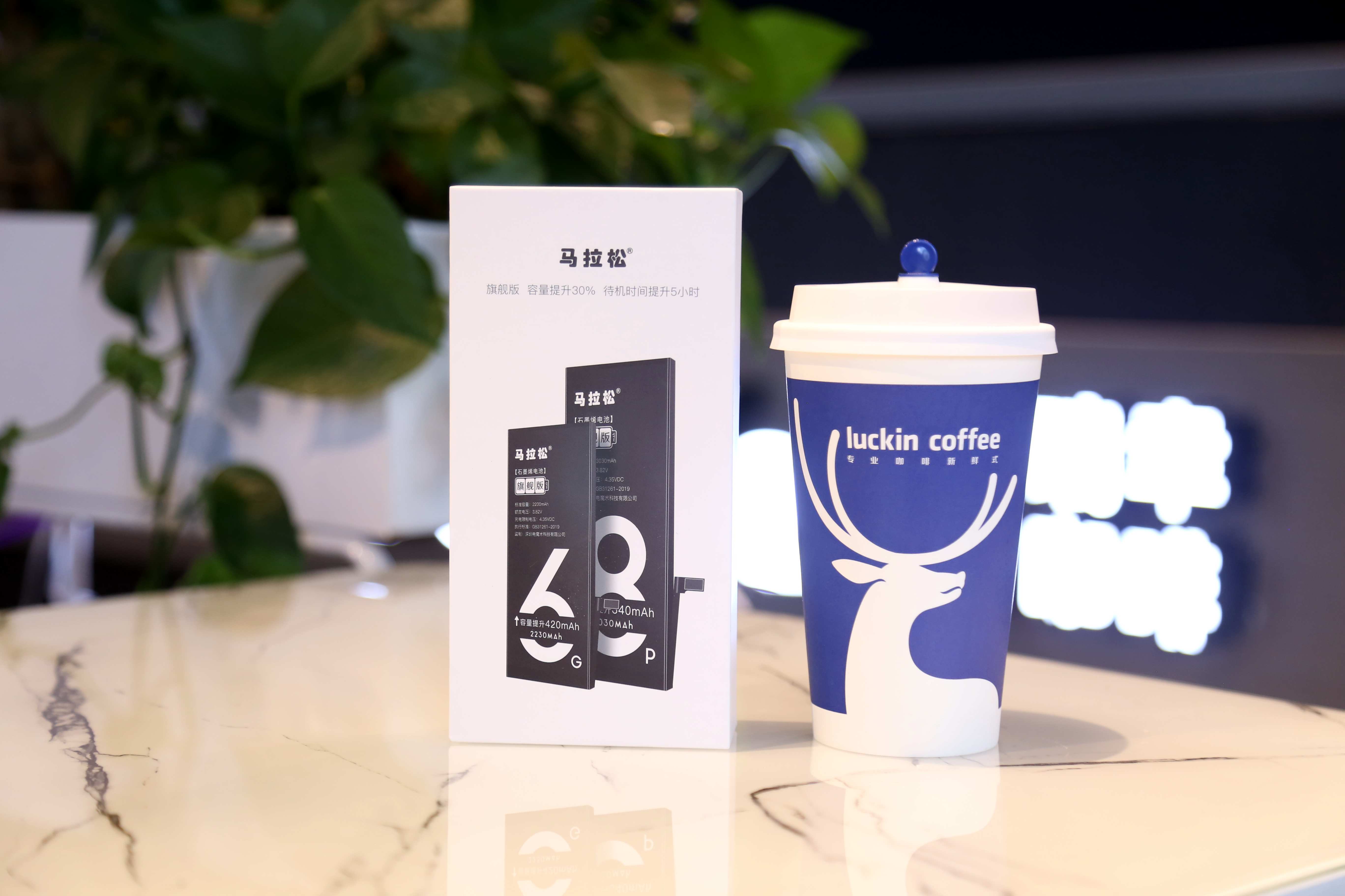 又省了购买新IPhone的钱，苹果6S更换一块电池修修补补再战3年