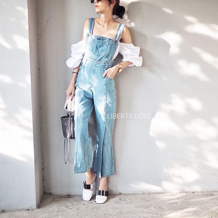 还在穿阔腿裤的你可能不知道，时髦精都悄悄穿起了束脚裤和背带裤