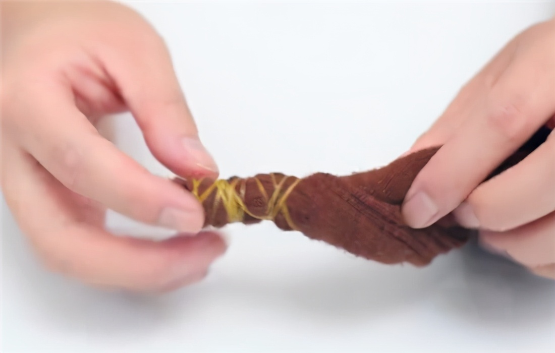 毛衣袖口太松变形,毛衣袖口变形了怎么处理