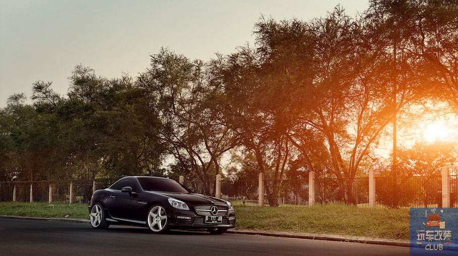 奔驰slk老款改新款amg,一台顶级奔驰amg
