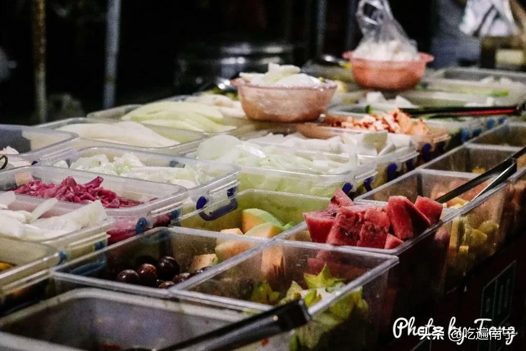 南宁摆摊最赚钱的地方,全南宁最精致路边摊