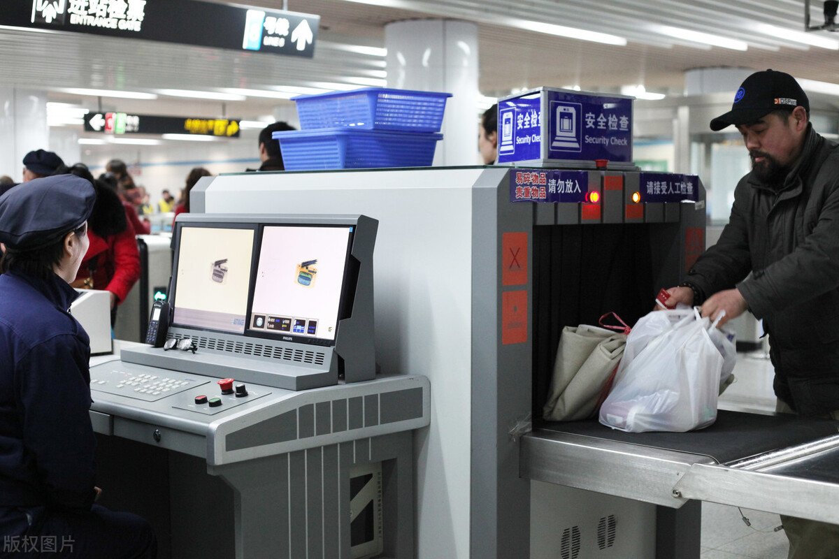 深圳地铁安检员临时工真实感受,地铁安检员节假日薪资