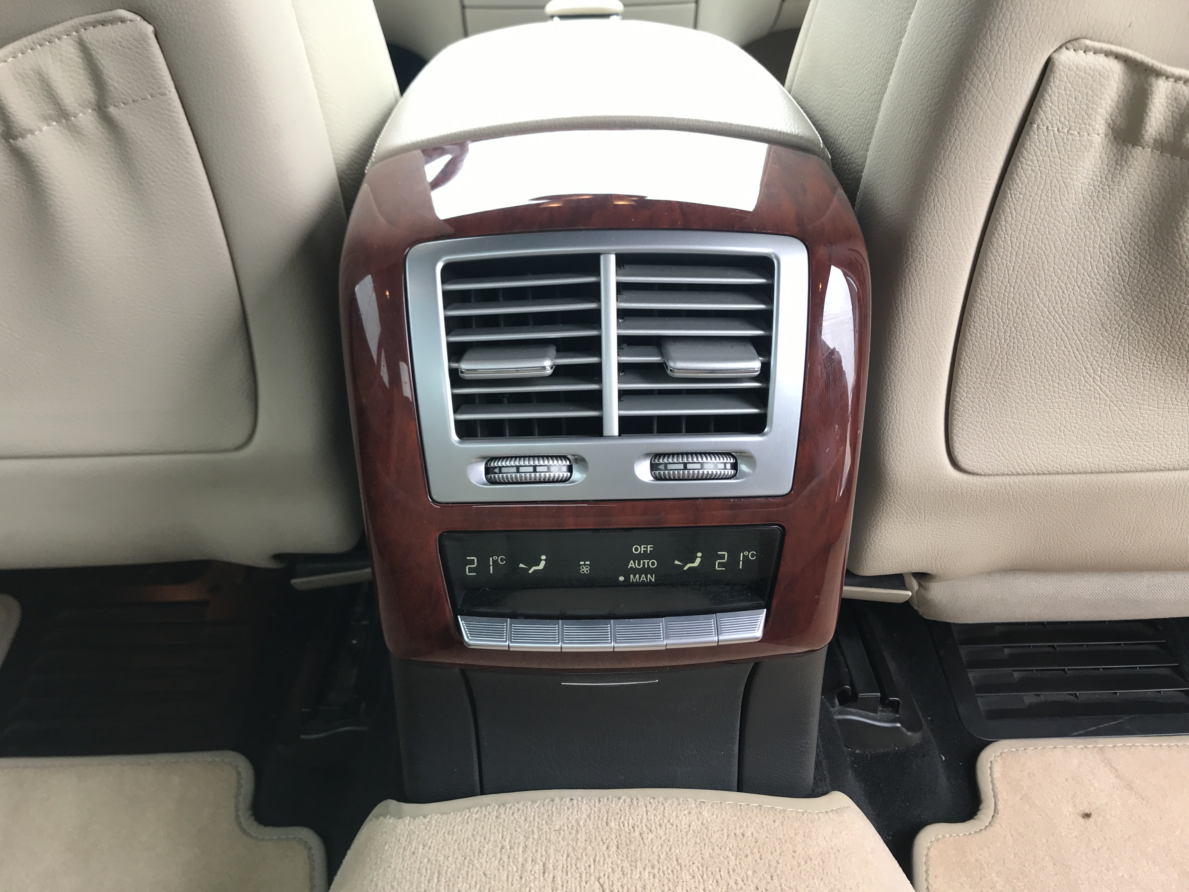 10年奔驰s还能开吗,十年的奔驰s二手车能买吗