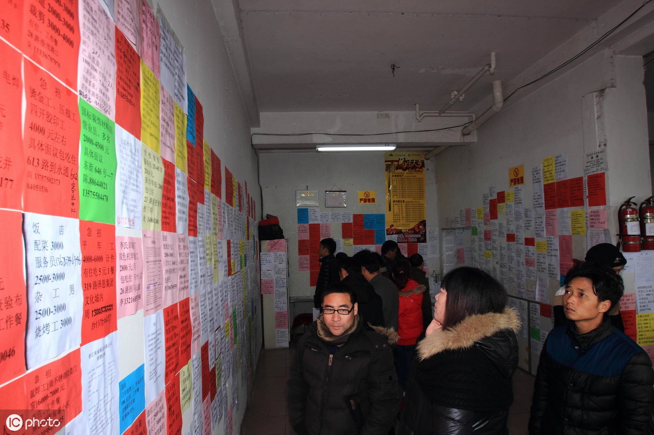 行政岗位求职自荐信范文,行政管理岗位四年工作经历自荐信