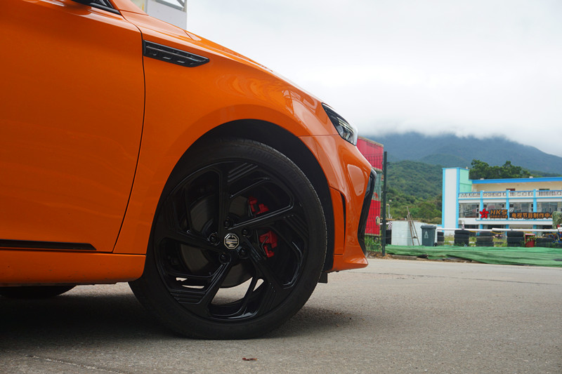 第三代mg6prosupersport赛道模式,激进前卫全新mg6pro预告图发布