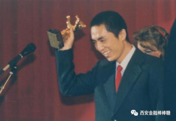 10亿可以开发楼盘吗,10亿能搞一条50公里高速吗