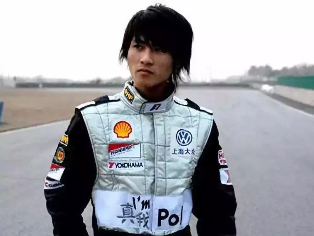 韩寒现在怎样了,沈腾韩寒没人接机完整版