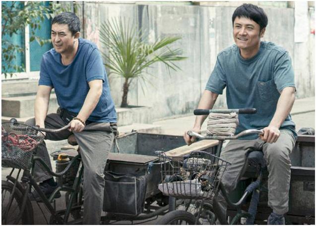 张嘉译吃面条,大口猛吸面条