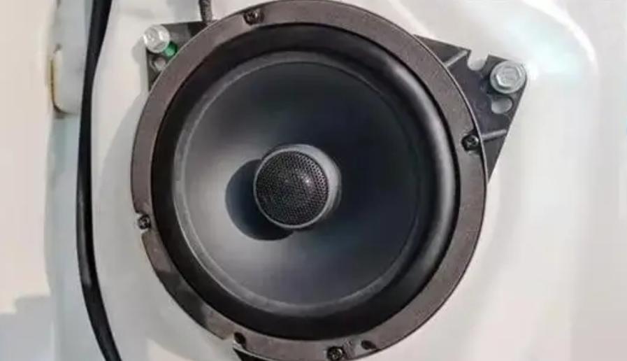 音响大声就破音,u17音响调音