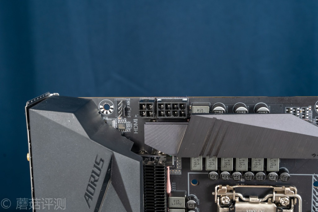 技嘉z490aorusproax主板多大,技嘉z490aorusproax是超级雕吗