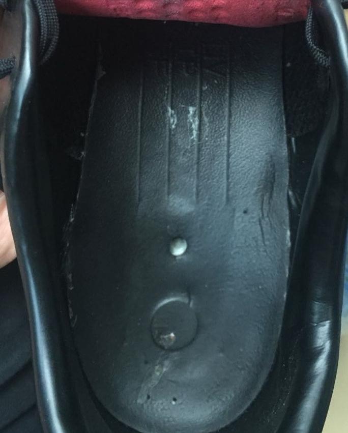 业余足球调侃,业余足球鞋选中端还是次顶