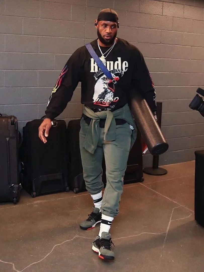 我花三千元买了自行车英语,fake版aj