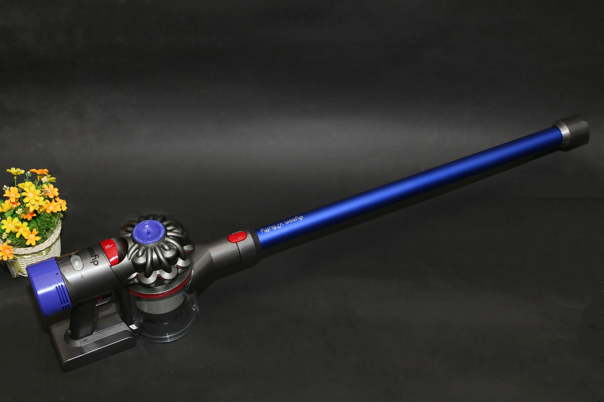 戴森dyson除螨仪手持吸尘器v7,dyson戴森v7吸尘器如何