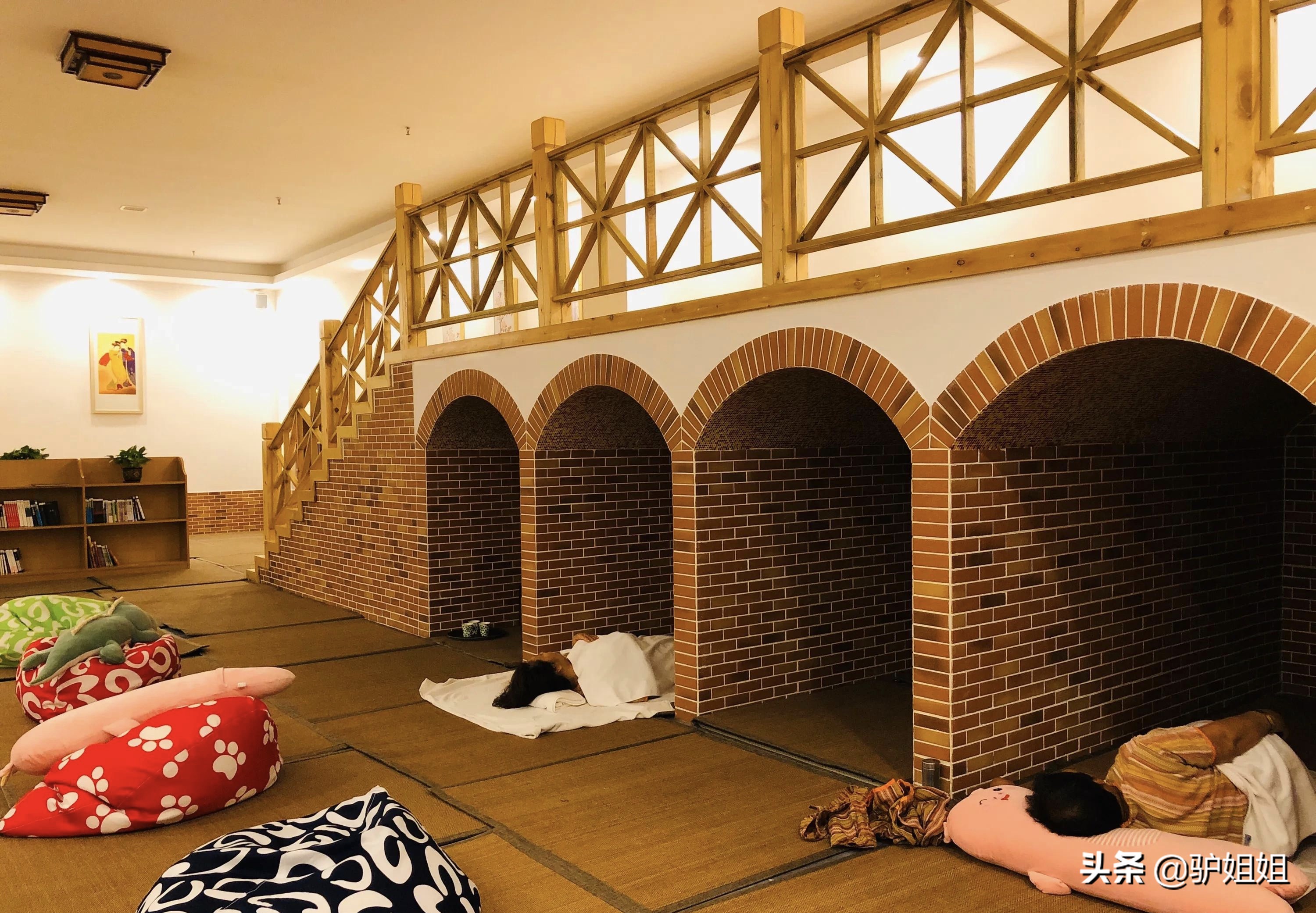 海泉湾，一对母女非常时期的避风港，泡温泉赏美景堪比世外桃源