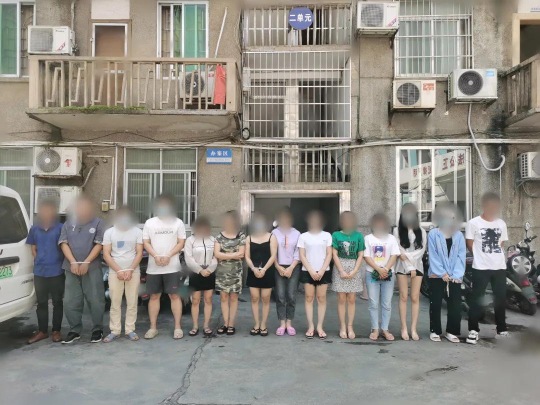 保健会所里淫秽秘密被揭露！14名男女当场被抓！