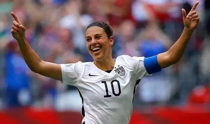 你觉得足球史上的最佳进球是哪个,你认为哪项田径纪录最难打破