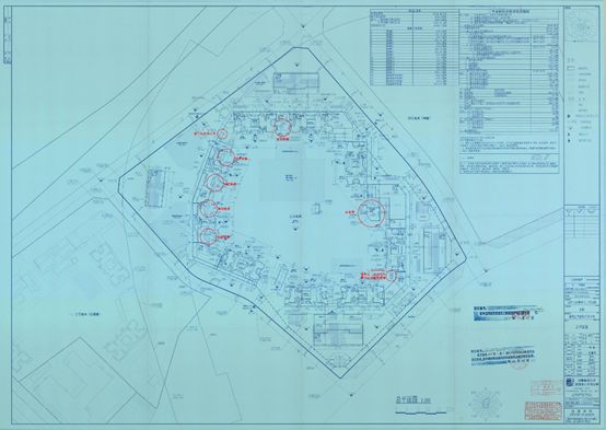 这个楼盘怪：商铺把门两头开，外人轻松就能溜进小区来