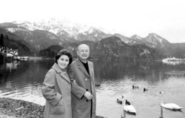 世界上最伟大的科学家爱因斯坦,牛顿和爱因斯坦谁是真正的天才