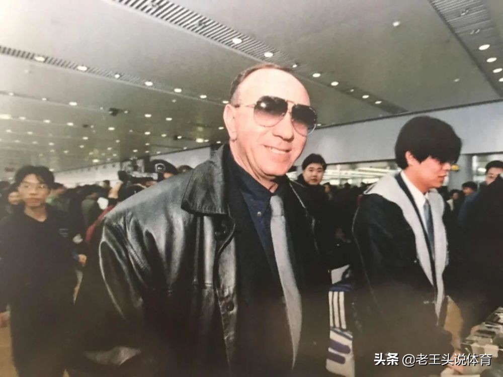 南斯拉夫国家队历任主教练,2001中国足球队长是谁