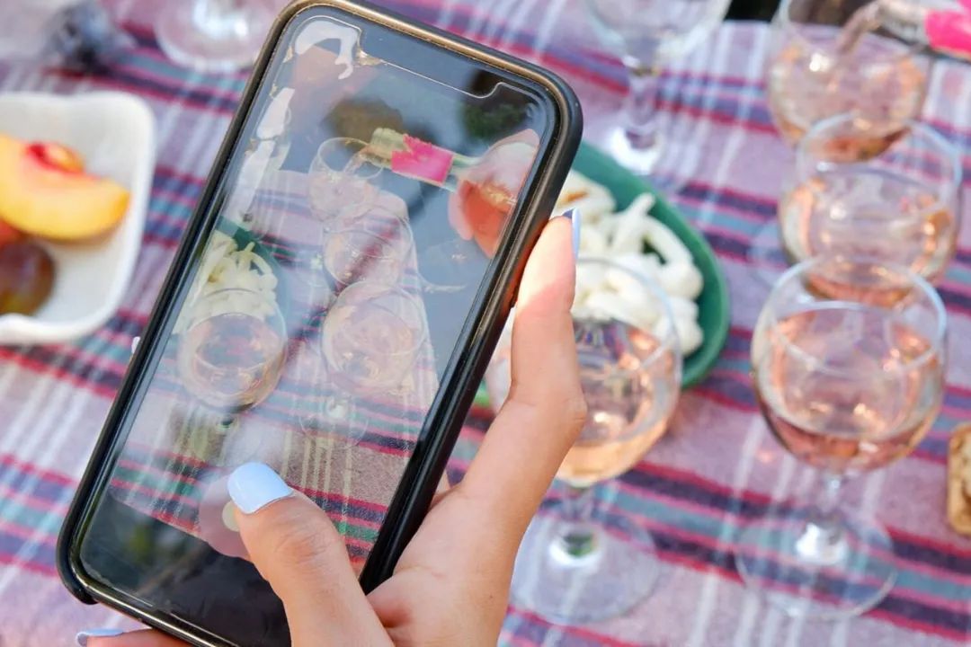 粉色鸡尾酒emoji,emoji葡萄酒