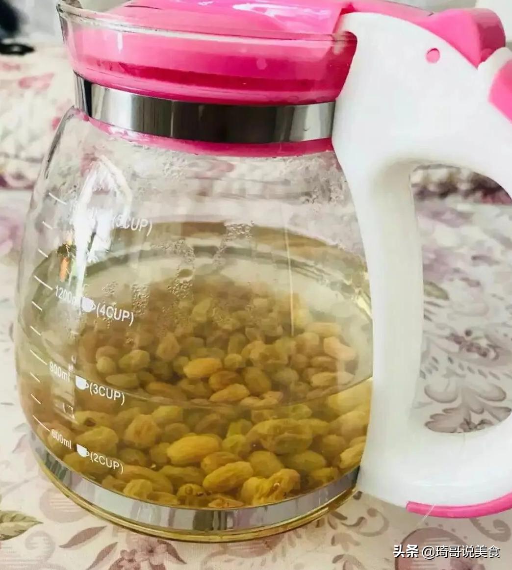 新疆自然晾晒五彩葡萄干,新疆疆味特产三色葡萄干