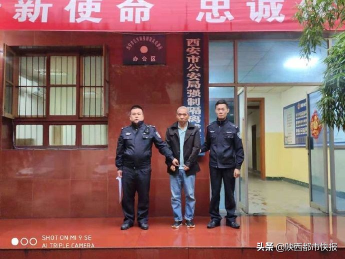 西安交警全力以赴护航中考,西安警方为夜间经济生活保驾护航